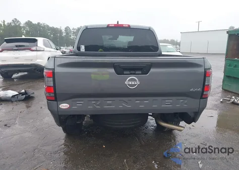 2022 Nissan Frontier S 4X4 z USA, uszkodzony, nr VIN 1N6ED1EK4NN690661